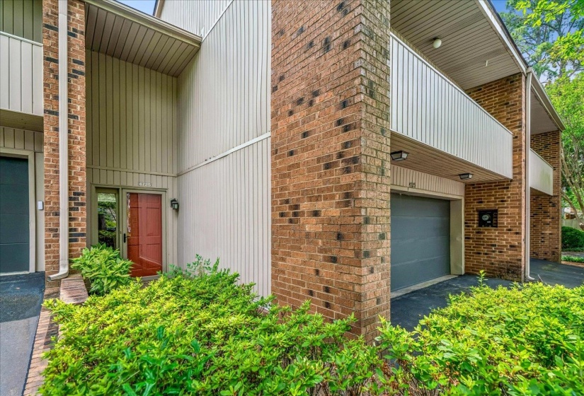4725 MINT DR, Memphis, Tennessee 38117, 2 Bedroom Bedrooms, 6 Room Rooms,2.1 BathroomBathrooms,Residential,For Sale,MINT,0,10223833