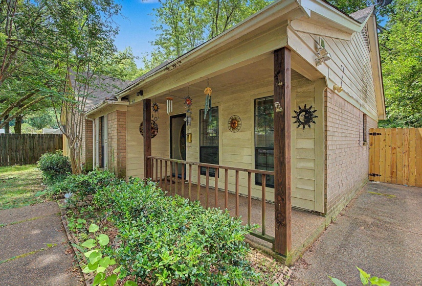 505 VAUGHN RD, Memphis, Tennessee 38122, 3 Bedroom Bedrooms, 3 Room Rooms,2 BathroomBathrooms,Residential,For Sale,VAUGHN,0,10226986