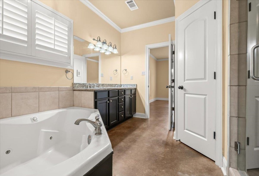 4944 PRINCETON GROVE CV, Memphis, Tennessee 38117, 4 Bedroom Bedrooms, 7 Room Rooms,3 BathroomBathrooms,Residential,For Sale,PRINCETON GROVE,0,10226758