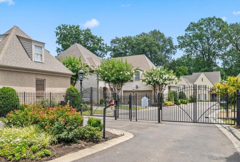4944 PRINCETON GROVE CV, Memphis, Tennessee 38117, 4 Bedroom Bedrooms, 7 Room Rooms,3 BathroomBathrooms,Residential,For Sale,PRINCETON GROVE,0,10226758
