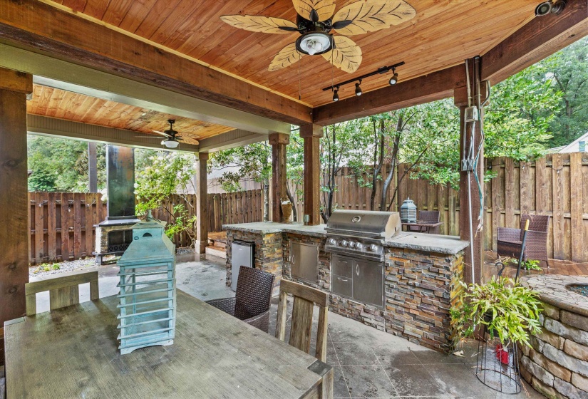 1555 LAWTON TRL, Germantown, Tennessee 38138, 5 Bedroom Bedrooms, 10 Room Rooms,3.1 BathroomBathrooms,Residential,For Sale,LAWTON,0,10226357