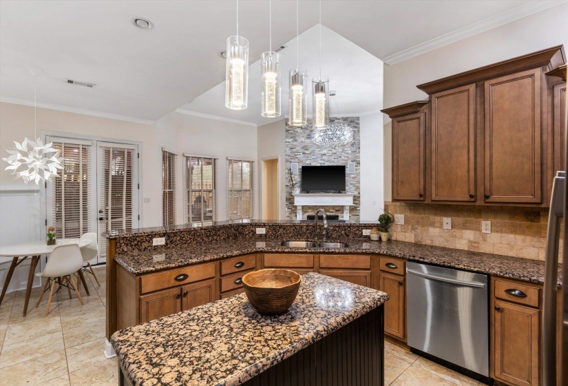 1555 LAWTON TRL, Germantown, Tennessee 38138, 5 Bedroom Bedrooms, 10 Room Rooms,3.1 BathroomBathrooms,Residential,For Sale,LAWTON,0,10226357
