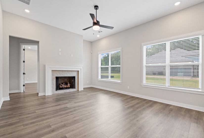 7059 WALKER FARMS DR, Bartlett, Tennessee 38002, 4 Bedroom Bedrooms, 11 Room Rooms,3 BathroomBathrooms,Residential,For Sale,WALKER FARMS,0,10218119