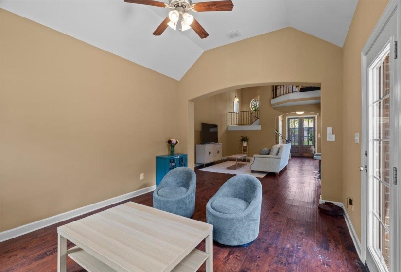 8499 WOODLAND GREEN CT, Memphis, Tennessee 38016, 4 Bedroom Bedrooms, 9 Room Rooms,2.1 BathroomBathrooms,Residential,For Sale,WOODLAND GREEN,0,10226461