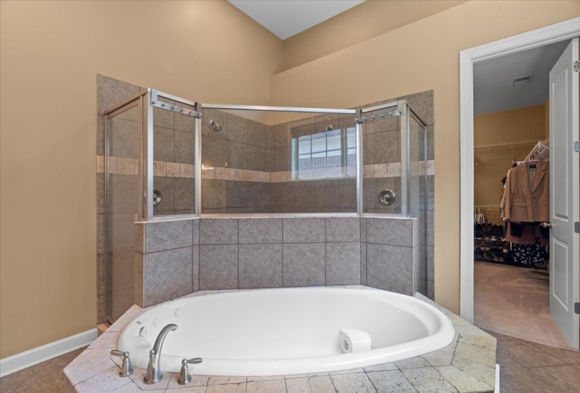 8499 WOODLAND GREEN CT, Memphis, Tennessee 38016, 4 Bedroom Bedrooms, 9 Room Rooms,2.1 BathroomBathrooms,Residential,For Sale,WOODLAND GREEN,0,10226461
