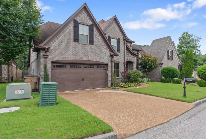 8499 WOODLAND GREEN CT, Memphis, Tennessee 38016, 4 Bedroom Bedrooms, 9 Room Rooms,2.1 BathroomBathrooms,Residential,For Sale,WOODLAND GREEN,0,10226461