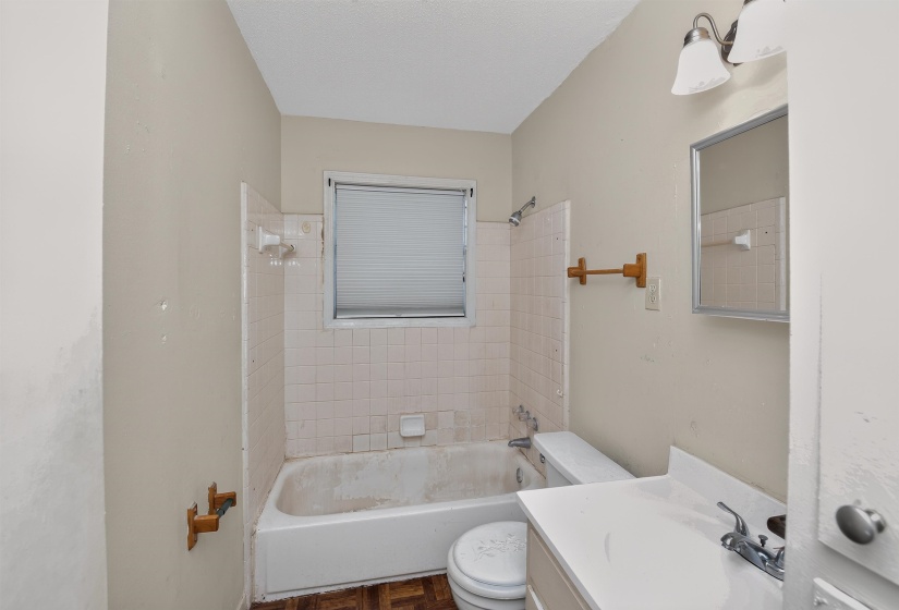 559 MONTEAGLE DR, Memphis, Tennessee 38109, 3 Bedroom Bedrooms, 6 Room Rooms,1.1 BathroomBathrooms,Residential,For Sale,MONTEAGLE,0,10226238