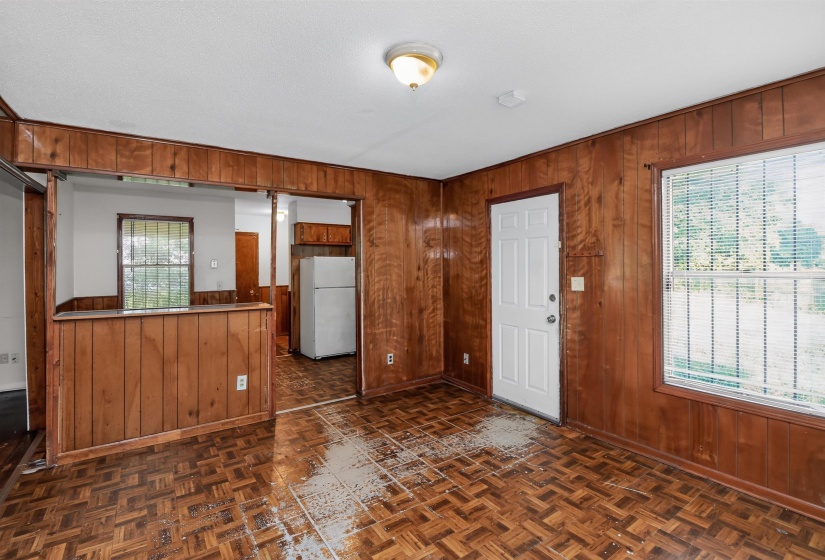 559 MONTEAGLE DR, Memphis, Tennessee 38109, 3 Bedroom Bedrooms, 6 Room Rooms,1.1 BathroomBathrooms,Residential,For Sale,MONTEAGLE,0,10226238