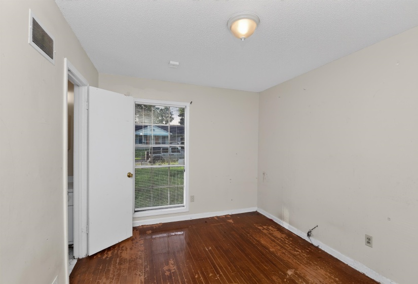559 MONTEAGLE DR, Memphis, Tennessee 38109, 3 Bedroom Bedrooms, 6 Room Rooms,1.1 BathroomBathrooms,Residential,For Sale,MONTEAGLE,0,10226238