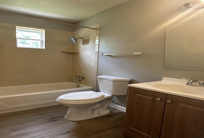 1339 MCNEIL ST, Memphis, Tennessee 38108, 4 Bedroom Bedrooms, 6 Room Rooms,2 BathroomBathrooms,Residential,For Sale,MCNEIL,0,10226481
