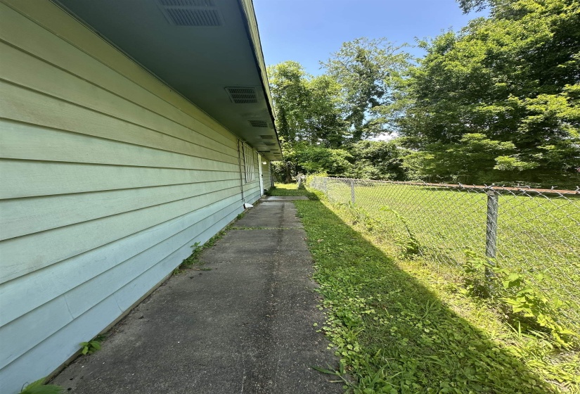 1339 MCNEIL ST, Memphis, Tennessee 38108, 4 Bedroom Bedrooms, 6 Room Rooms,2 BathroomBathrooms,Residential,For Sale,MCNEIL,0,10226481