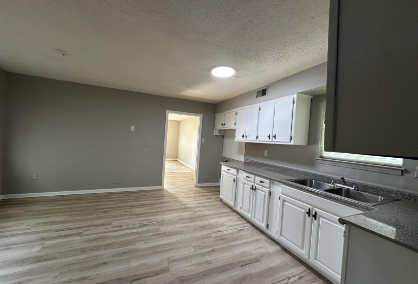 1339 MCNEIL ST, Memphis, Tennessee 38108, 4 Bedroom Bedrooms, 6 Room Rooms,2 BathroomBathrooms,Residential,For Sale,MCNEIL,0,10226481