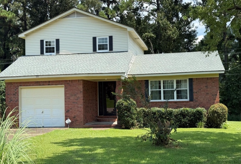 595 SWANEY DR, Holly Springs, Mississippi 38635, 3 Bedroom Bedrooms, 7 Room Rooms,3 BathroomBathrooms,Residential,For Sale,SWANEY,0,10206582