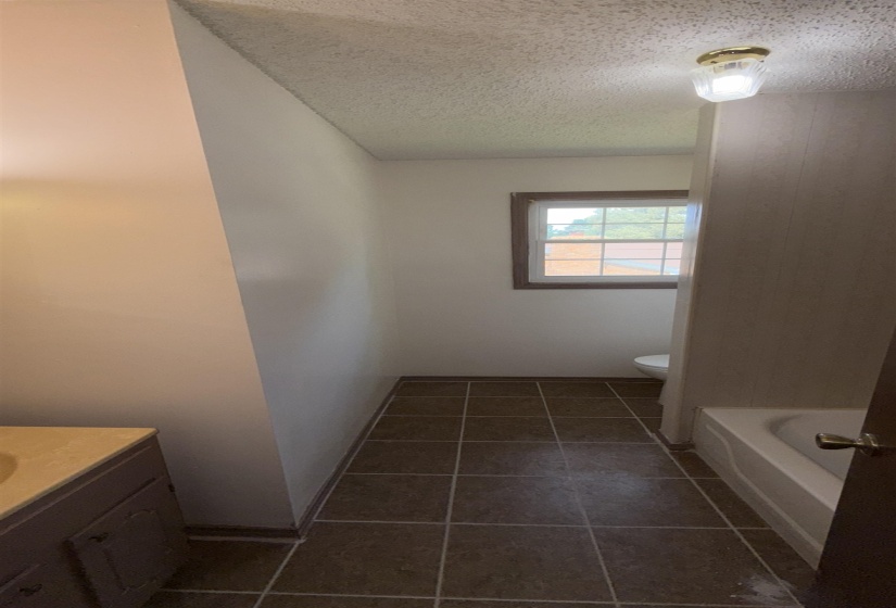 595 SWANEY DR, Holly Springs, Mississippi 38635, 3 Bedroom Bedrooms, 7 Room Rooms,3 BathroomBathrooms,Residential,For Sale,SWANEY,0,10206582