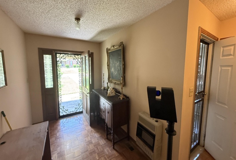 595 SWANEY DR, Holly Springs, Mississippi 38635, 3 Bedroom Bedrooms, 7 Room Rooms,3 BathroomBathrooms,Residential,For Sale,SWANEY,0,10206582