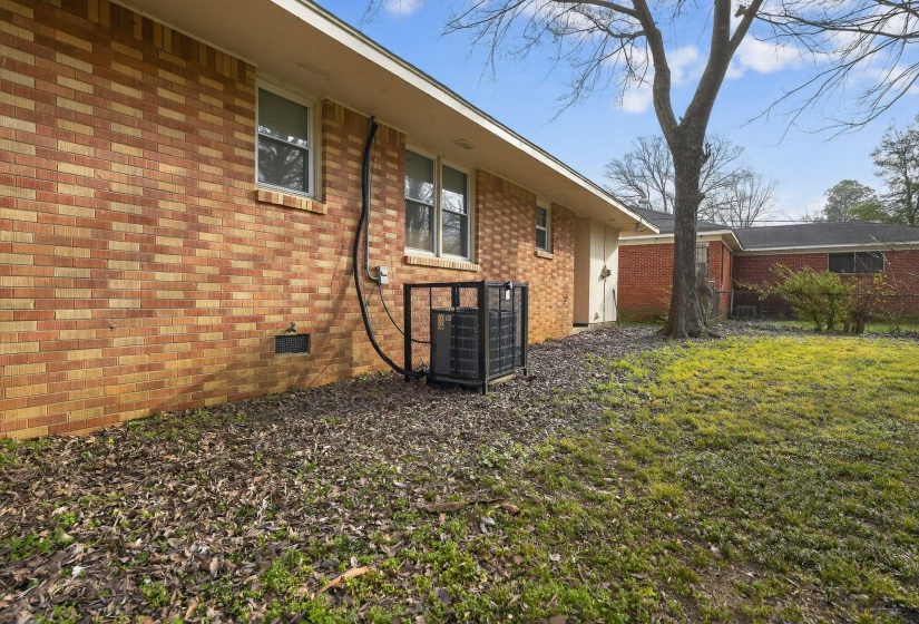 1589 WHITNEY AVE, Memphis, Tennessee 38127, 3 Bedroom Bedrooms, 6 Room Rooms,1.1 BathroomBathrooms,Residential,For Sale,WHITNEY,0,10216977