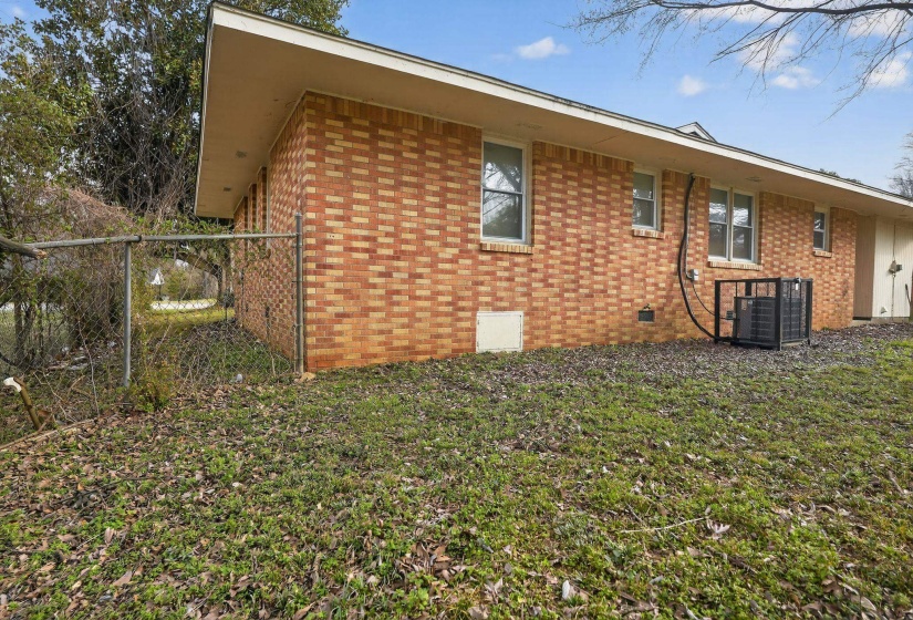 1589 WHITNEY AVE, Memphis, Tennessee 38127, 3 Bedroom Bedrooms, 6 Room Rooms,1.1 BathroomBathrooms,Residential,For Sale,WHITNEY,0,10216977