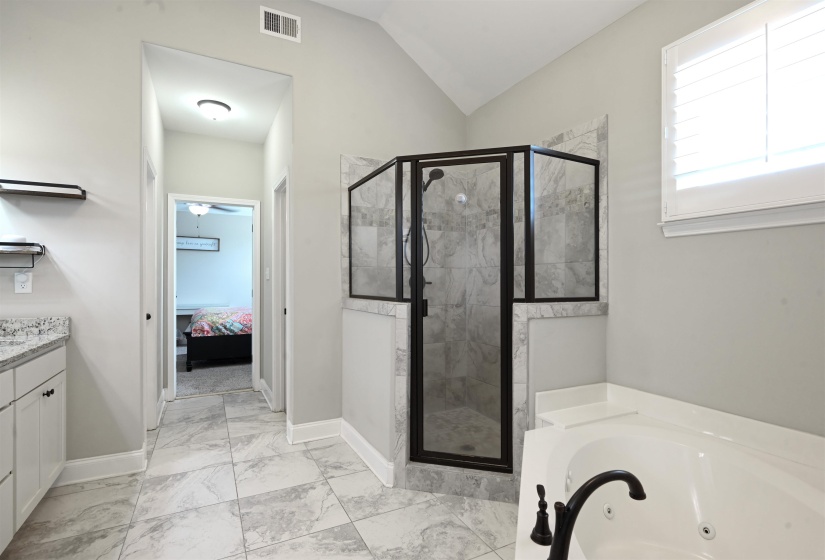110 LAUREL GLEN DR, Oakland, Tennessee 38060, 4 Bedroom Bedrooms, 7 Room Rooms,3 BathroomBathrooms,Residential,For Sale,LAUREL GLEN,0,10218437