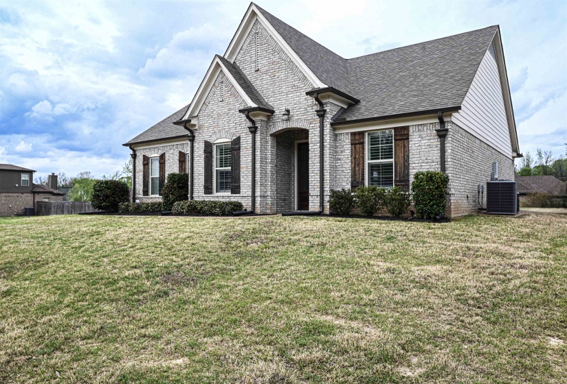 110 LAUREL GLEN DR, Oakland, Tennessee 38060, 4 Bedroom Bedrooms, 7 Room Rooms,3 BathroomBathrooms,Residential,For Sale,LAUREL GLEN,0,10218437