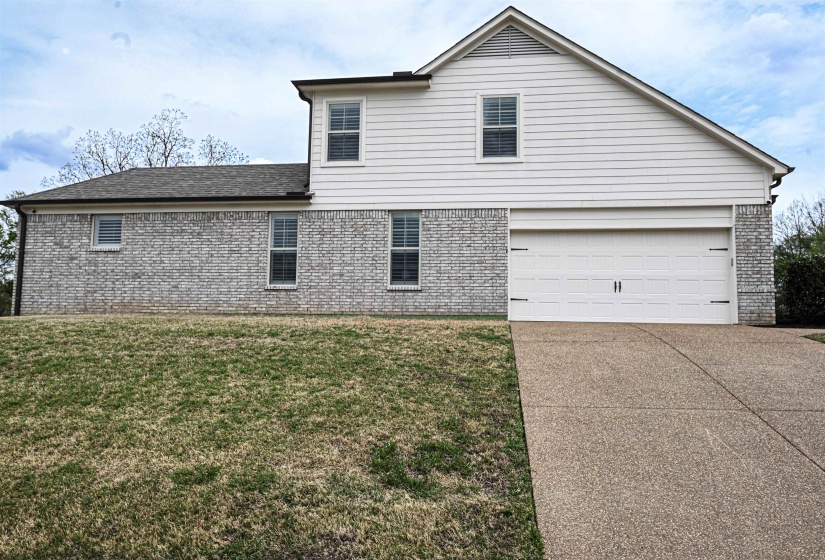 110 LAUREL GLEN DR, Oakland, Tennessee 38060, 4 Bedroom Bedrooms, 7 Room Rooms,3 BathroomBathrooms,Residential,For Sale,LAUREL GLEN,0,10218437