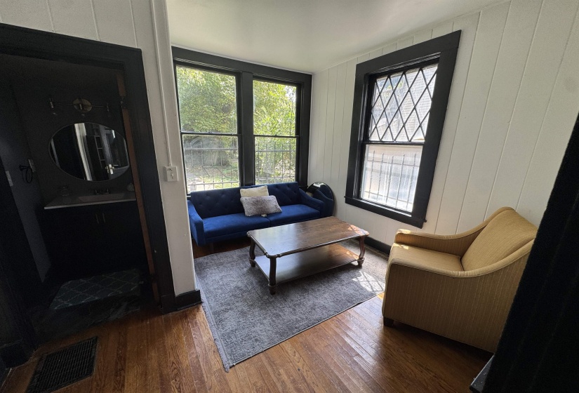1609 EASTMORELAND AVE, Memphis, Tennessee 38104, 5 Bedroom Bedrooms, 11 Room Rooms,3.1 BathroomBathrooms,Residential,For Sale,EASTMORELAND,0,10226501
