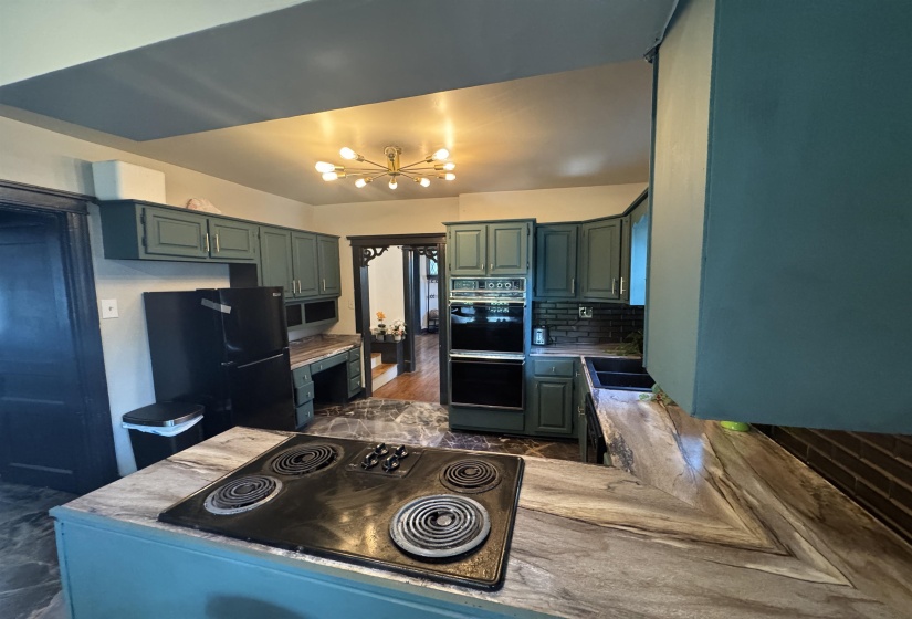 1609 EASTMORELAND AVE, Memphis, Tennessee 38104, 5 Bedroom Bedrooms, 11 Room Rooms,3.1 BathroomBathrooms,Residential,For Sale,EASTMORELAND,0,10226501