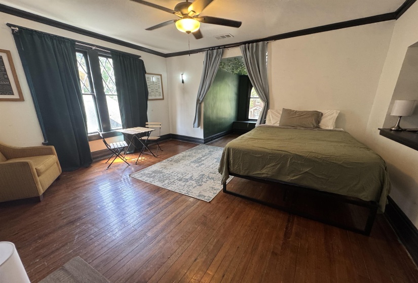 1609 EASTMORELAND AVE, Memphis, Tennessee 38104, 5 Bedroom Bedrooms, 11 Room Rooms,3.1 BathroomBathrooms,Residential,For Sale,EASTMORELAND,0,10226501