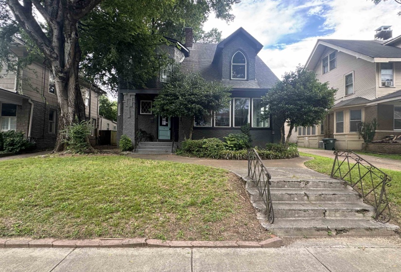 1609 EASTMORELAND AVE, Memphis, Tennessee 38104, 5 Bedroom Bedrooms, 11 Room Rooms,3.1 BathroomBathrooms,Residential,For Sale,EASTMORELAND,0,10226501