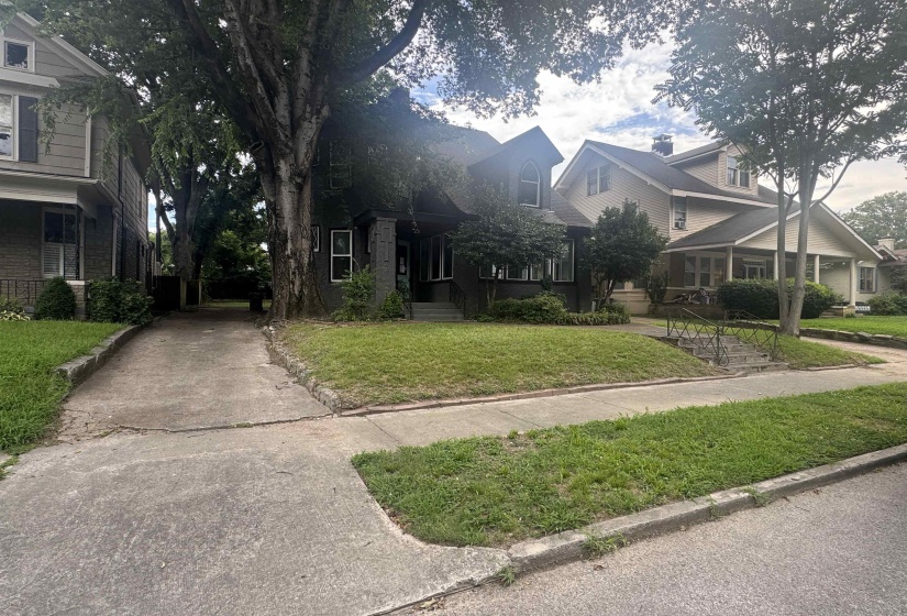 1609 EASTMORELAND AVE, Memphis, Tennessee 38104, 5 Bedroom Bedrooms, 11 Room Rooms,3.1 BathroomBathrooms,Residential,For Sale,EASTMORELAND,0,10226501