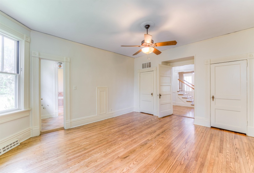 671 BARKSDALE ST, Memphis, Tennessee 38104, 4 Bedroom Bedrooms, 10 Room Rooms,3.1 BathroomBathrooms,Residential,For Sale,BARKSDALE,0,10226769