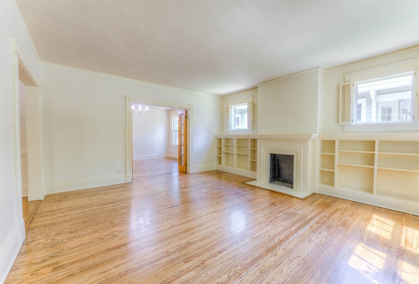 671 BARKSDALE ST, Memphis, Tennessee 38104, 4 Bedroom Bedrooms, 10 Room Rooms,3.1 BathroomBathrooms,Residential,For Sale,BARKSDALE,0,10226769