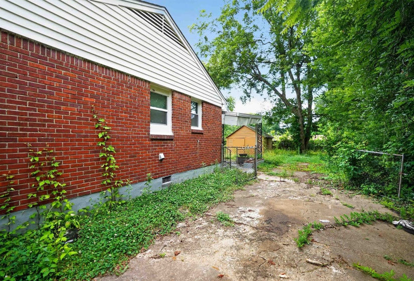 1703 CORNING AVE, Memphis, Tennessee 38127, 3 Bedroom Bedrooms, 5 Room Rooms,1 BathroomBathrooms,Residential,For Sale,CORNING,0,10224320