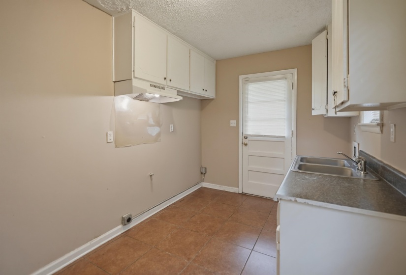 1703 CORNING AVE, Memphis, Tennessee 38127, 3 Bedroom Bedrooms, 5 Room Rooms,1 BathroomBathrooms,Residential,For Sale,CORNING,0,10224320