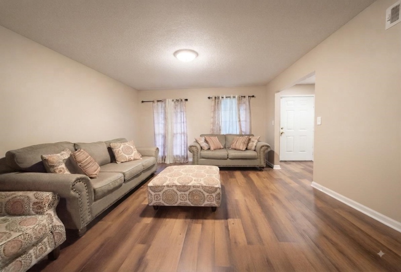 3834 SCHANNA DR, Unincorporated, Tennessee 38135, 4 Bedroom Bedrooms, 9 Room Rooms,2.1 BathroomBathrooms,Residential,For Sale,SCHANNA,0,10219891