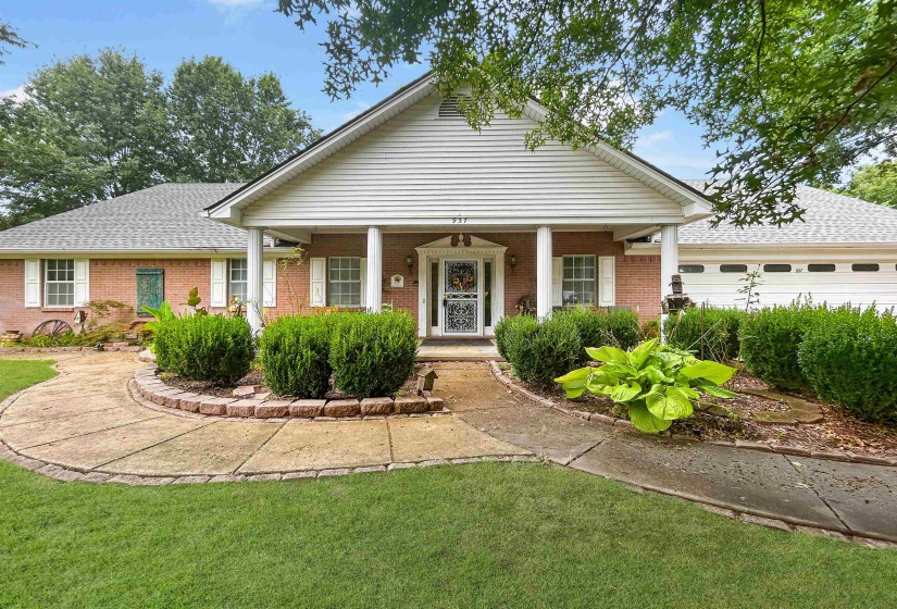 937 KELLEYS CHAPEL RD, Burlison, Tennessee 38015, 4 Bedroom Bedrooms, 6 Room Rooms,3.1 BathroomBathrooms,Residential,For Sale,KELLEYS CHAPEL,0,10227039