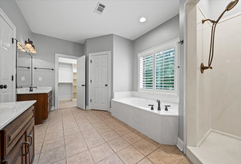 2890 RALEIGH-LAGRANGE DR, Rossville, Tennessee 38066, 4 Bedroom Bedrooms, 8 Room Rooms,3.1 BathroomBathrooms,Residential,For Sale,RALEIGH-LAGRANGE,0,10223329