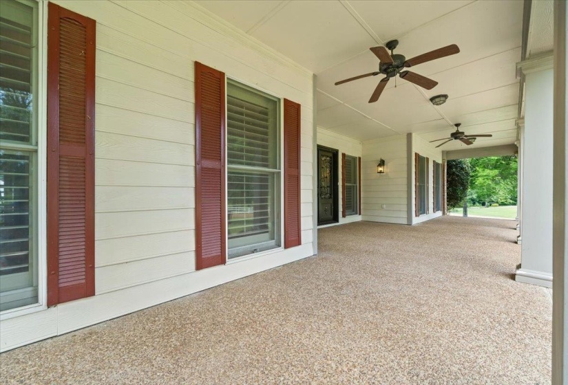 2890 RALEIGH-LAGRANGE DR, Rossville, Tennessee 38066, 4 Bedroom Bedrooms, 8 Room Rooms,3.1 BathroomBathrooms,Residential,For Sale,RALEIGH-LAGRANGE,0,10223329