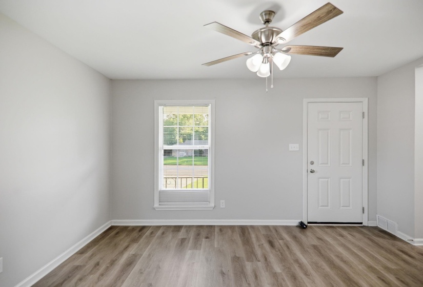 409 STONEHAM RD, Memphis, Tennessee 38109, 3 Bedroom Bedrooms, 6 Room Rooms,1.1 BathroomBathrooms,Residential,For Sale,STONEHAM,0,10226152