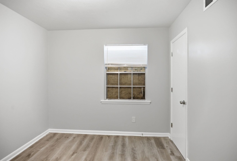 856 WHITE CLOVER LN, Memphis, Tennessee 38109, 3 Bedroom Bedrooms, 6 Room Rooms,1 BathroomBathrooms,Residential,For Sale,WHITE CLOVER,0,10226720