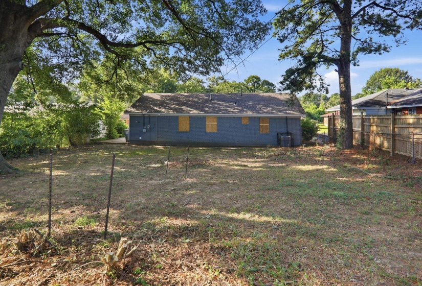 856 WHITE CLOVER LN, Memphis, Tennessee 38109, 3 Bedroom Bedrooms, 6 Room Rooms,1 BathroomBathrooms,Residential,For Sale,WHITE CLOVER,0,10226720