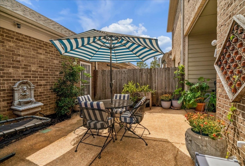 97 CAROLINA AVE, Memphis, Tennessee 38103, 2 Bedroom Bedrooms, 5 Room Rooms,2.1 BathroomBathrooms,Residential,For Sale,CAROLINA,0,10228495
