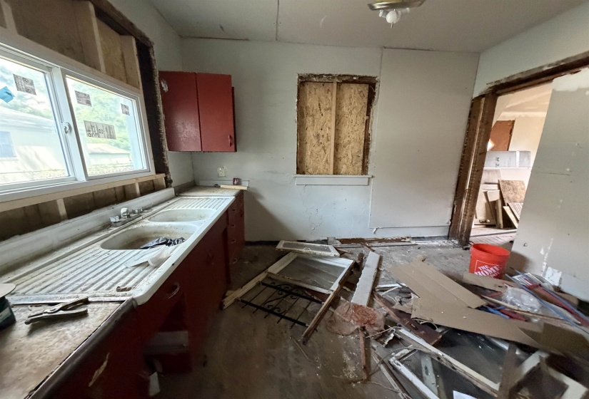 858 CARSON ST, Memphis, Tennessee 38111, 2 Bedroom Bedrooms, 5 Room Rooms,1 BathroomBathrooms,Residential,For Sale,CARSON,0,10228502