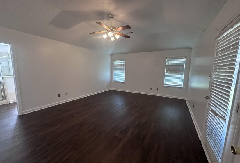 8305 CRIMSON CREEK DR, Memphis, Tennessee 38016, 3 Bedroom Bedrooms, 7 Room Rooms,2 BathroomBathrooms,Rental Properties,For Sale,CRIMSON CREEK,0,10228672