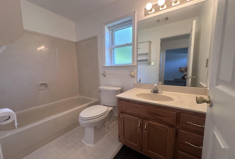 8305 CRIMSON CREEK DR, Memphis, Tennessee 38016, 3 Bedroom Bedrooms, 7 Room Rooms,2 BathroomBathrooms,Rental Properties,For Sale,CRIMSON CREEK,0,10228672