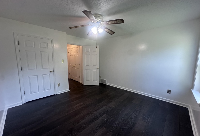 8305 CRIMSON CREEK DR, Memphis, Tennessee 38016, 3 Bedroom Bedrooms, 7 Room Rooms,2 BathroomBathrooms,Rental Properties,For Sale,CRIMSON CREEK,0,10228672