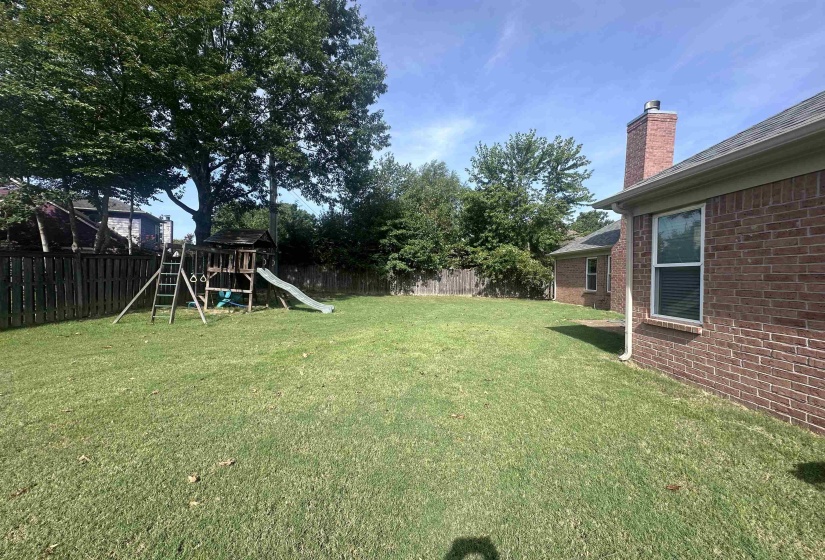 8305 CRIMSON CREEK DR, Memphis, Tennessee 38016, 3 Bedroom Bedrooms, 7 Room Rooms,2 BathroomBathrooms,Rental Properties,For Sale,CRIMSON CREEK,0,10228672