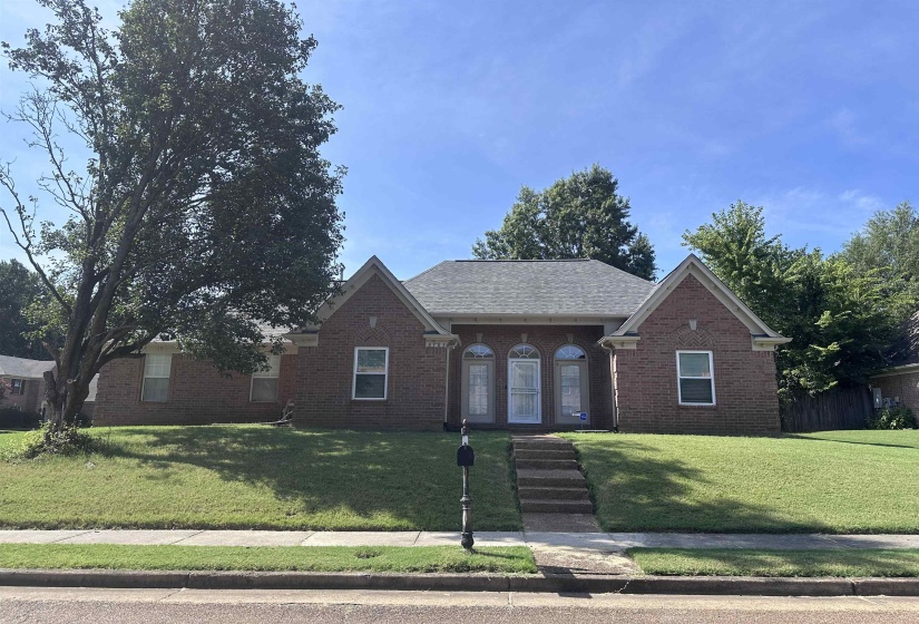 8305 CRIMSON CREEK DR, Memphis, Tennessee 38016, 3 Bedroom Bedrooms, 7 Room Rooms,2 BathroomBathrooms,Rental Properties,For Sale,CRIMSON CREEK,0,10228672