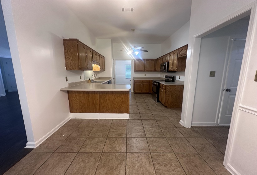 8305 CRIMSON CREEK DR, Memphis, Tennessee 38016, 3 Bedroom Bedrooms, 7 Room Rooms,2 BathroomBathrooms,Rental Properties,For Sale,CRIMSON CREEK,0,10228672