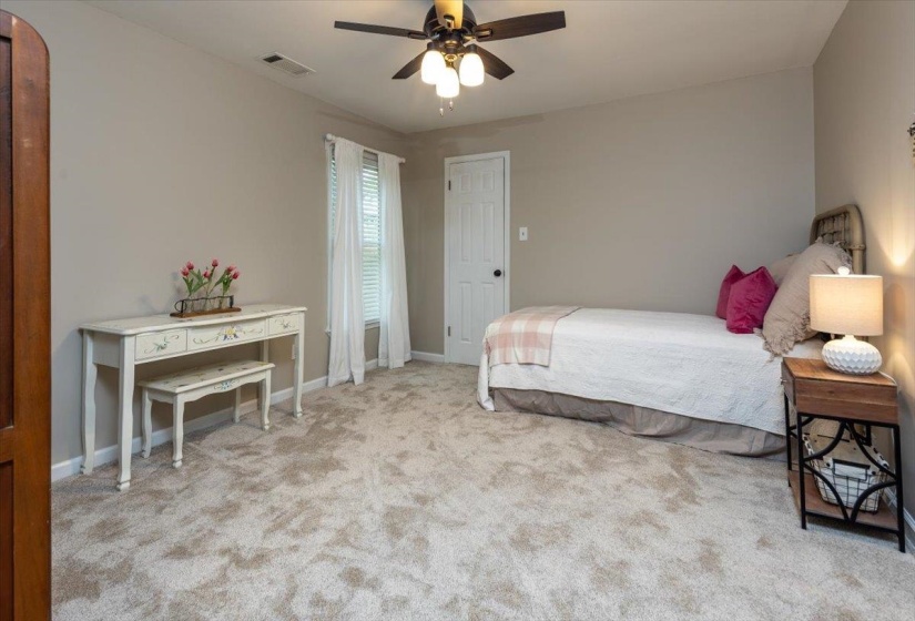 10250 BARN HILL DR, Collierville, Tennessee 38017, 4 Bedroom Bedrooms, 8 Room Rooms,3.1 BathroomBathrooms,Residential,For Sale,BARN HILL,0,10226423