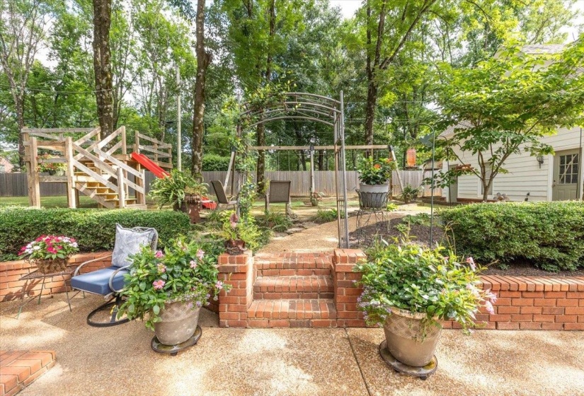 10250 BARN HILL DR, Collierville, Tennessee 38017, 4 Bedroom Bedrooms, 8 Room Rooms,3.1 BathroomBathrooms,Residential,For Sale,BARN HILL,0,10226423